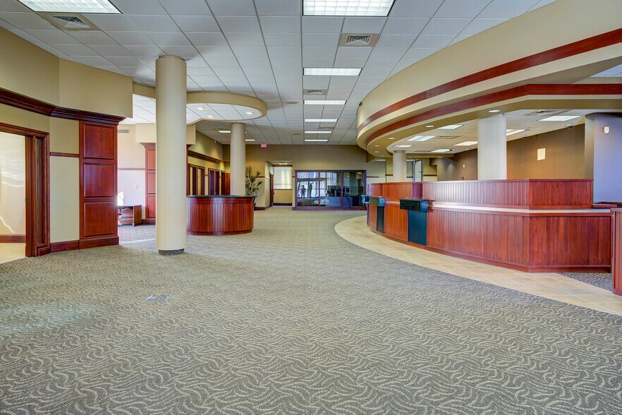 More Photos Of 425 State St, Bristol Bank For Lease