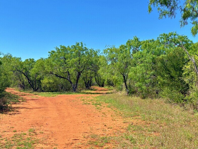More Photos Of 3265 TX-97, Jourdanton Land For Sale