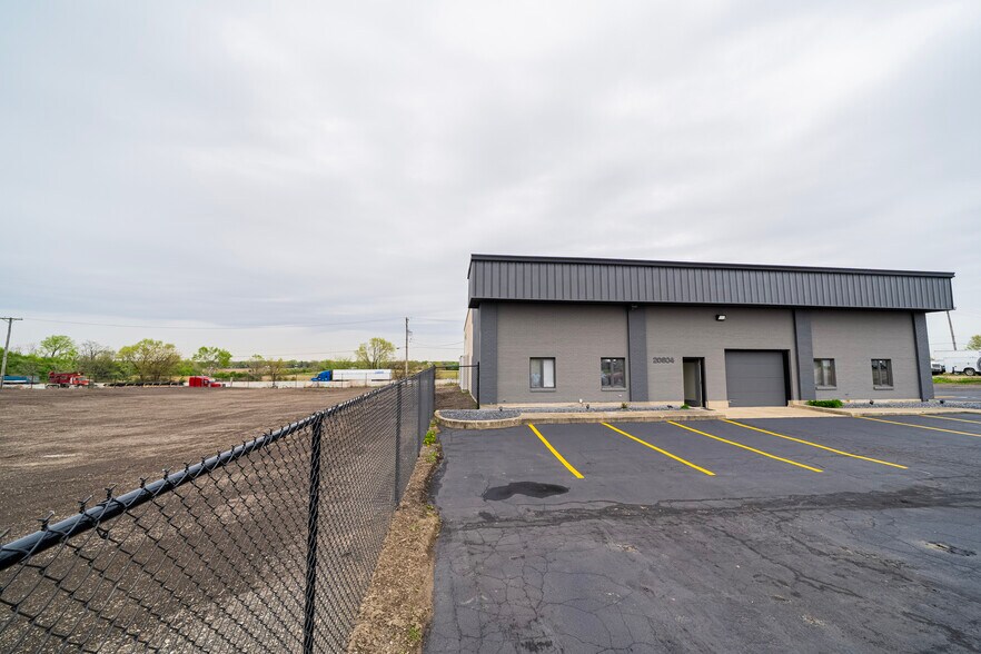 More Photos Of 20604 Burl Ct, Joliet Manufacturing For Sale