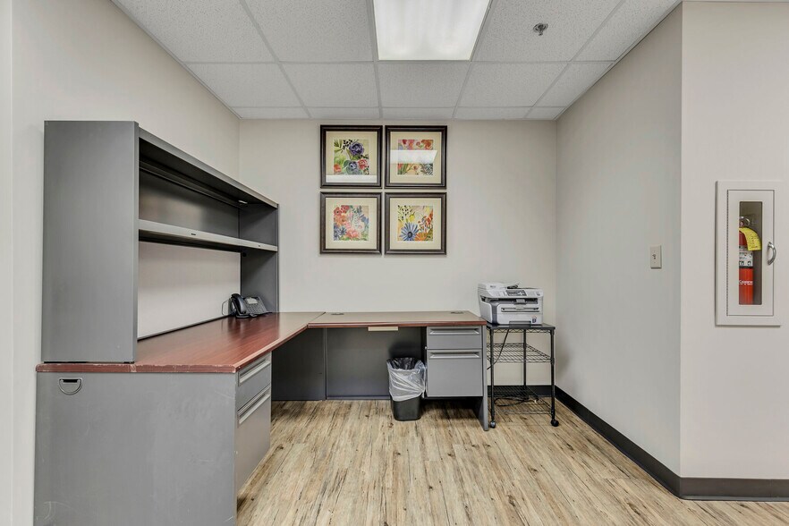 More Photos Of 2004 Hayes St, Nashville Medical For Lease