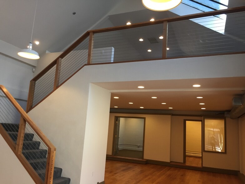 More Photos Of 263 Hatch Ln, Burlingame Office For Lease