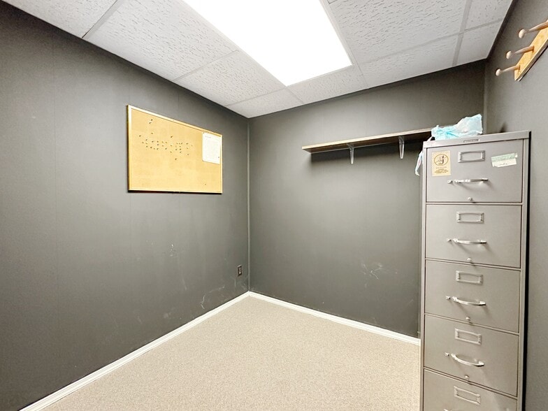 More Photos Of 1277 Hicks Blvd, Fairfield Freestanding For Lease
