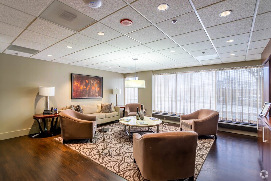 More Photos Of 13873 Park Center Rd, Herndon Office For Lease