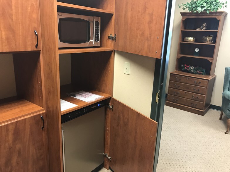 More Photos Of 415 Columbia St, Lafayette Office For Sale