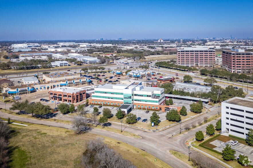 More Photos Of 101 Parklane Blvd, Sugar Land Office For Lease