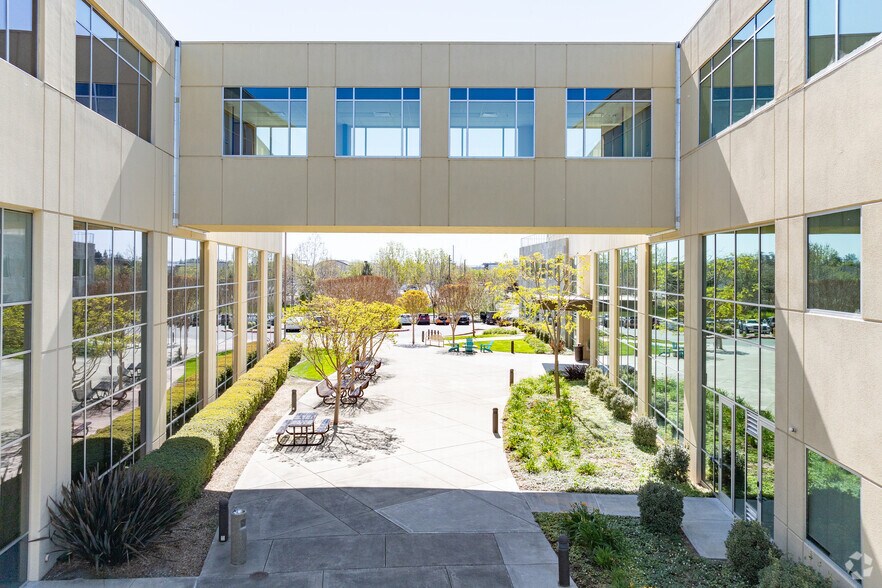 More Photos Of 1383 N McDowell Blvd, Petaluma Medical For Lease