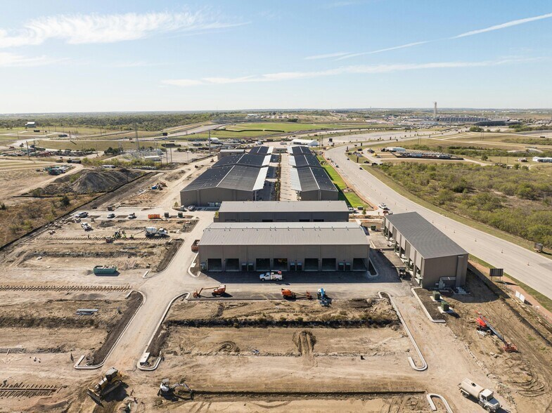 More Photos Of 8001 Circuit of the Americas Blvd, Del Valle Showroom For Sale