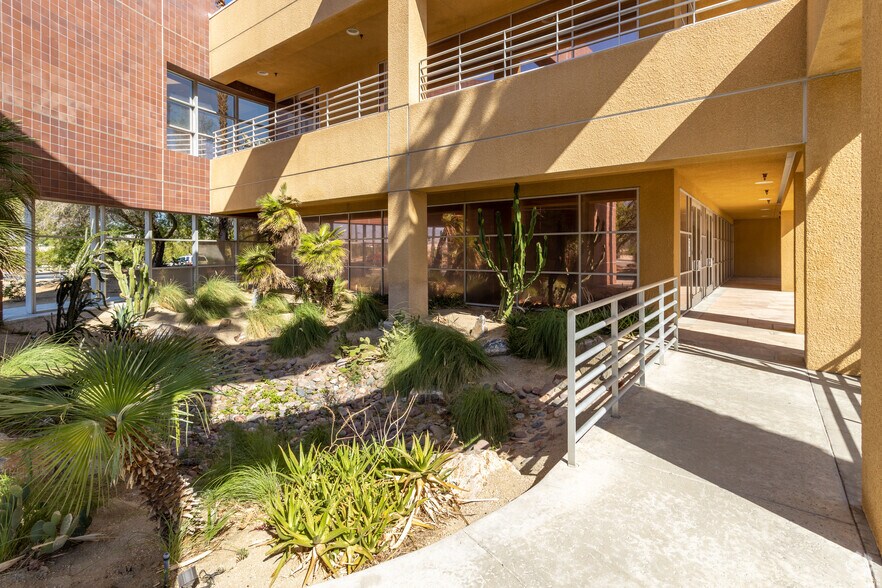 More Photos Of 750 N Gene Autry Trl, Palm Springs Showroom For Sale