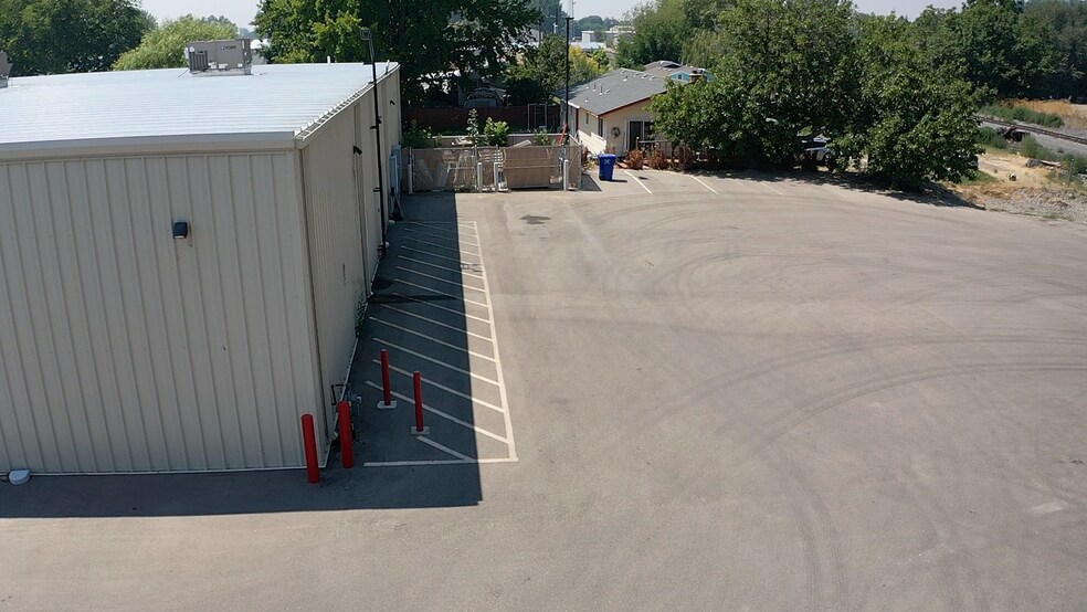 More Photos Of 115 E Idaho St, New Plymouth Storefront For Sale
