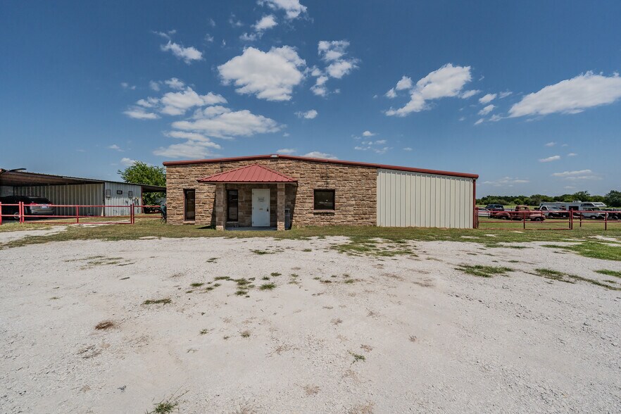 More Photos Of 4444 FM 933, Whitney Flex For Sale