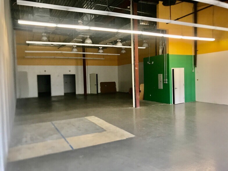 More Photos Of 1753 E Main St, Mohegan Lake General Retail For Lease