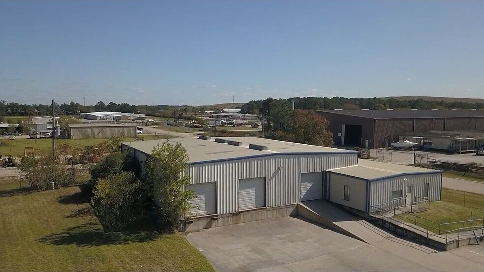 More Photos Of 2624 Wilson Rd, Humble Warehouse For Lease