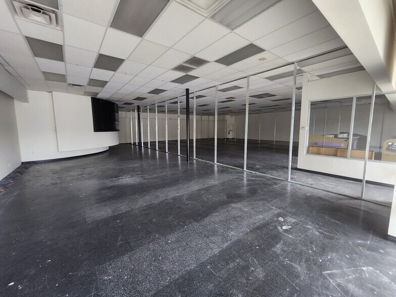 More Photos Of 2445-2497 Foothill Blvd, La Verne Storefront For Lease