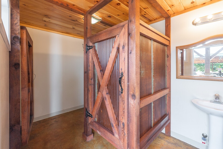 More Photos Of 5870 Old 66, Leasburg Winery Vineyard For Sale