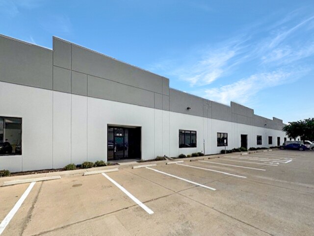 More Photos Of 3916 Gattis School Rd, Round Rock Unknown For Lease