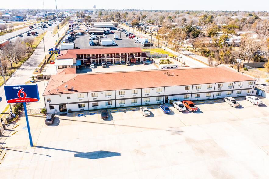 Primary Photo Of 16939 East Fwy, Channelview Hotel For Sale