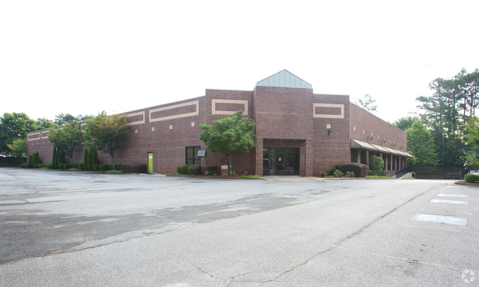 Primary Photo Of 1890 W Oak Pky, Marietta Showroom For Lease