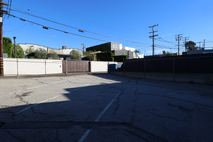 More Photos Of 138 Sierra St, El Segundo Manufacturing For Lease