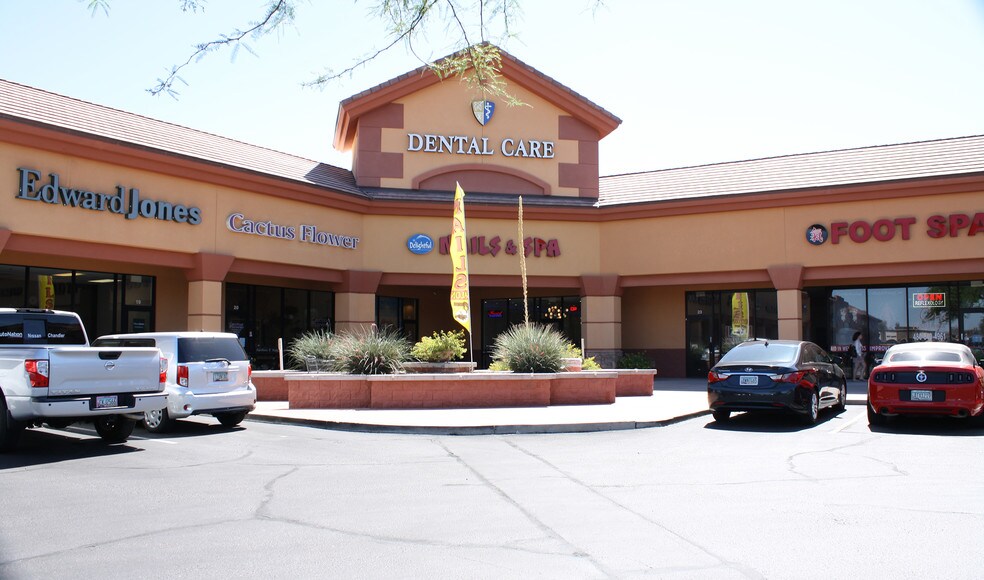 More Photos Of 2010-2040 S Alma School Rd, Chandler Unknown For Lease