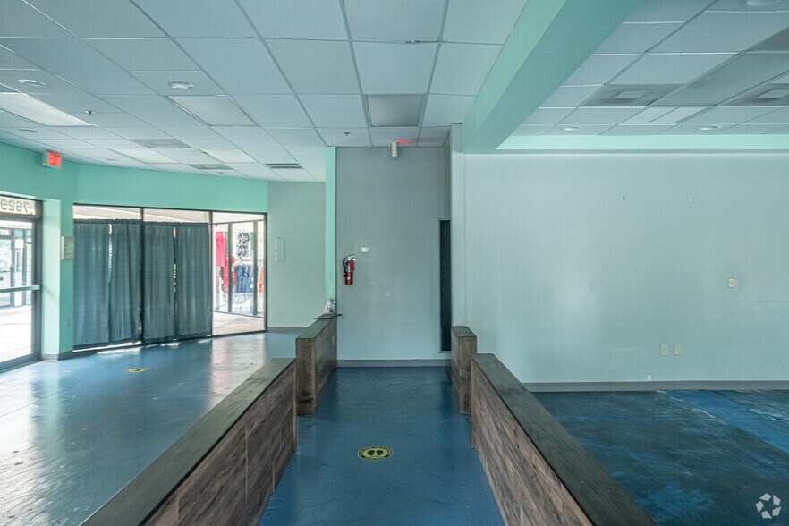 More Photos Of 5701-5881 N University Dr, Tamarac Unknown For Lease