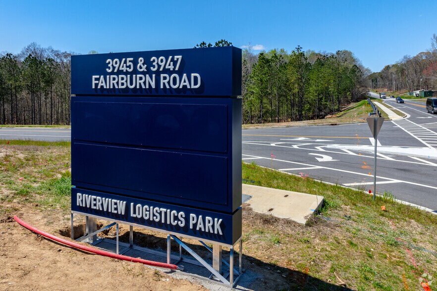 More Photos Of 3945 Fairburn Rd, Douglasville Distribution For Lease