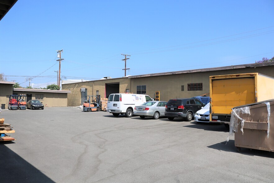 More Photos Of 602 S Hope Ave, Ontario Warehouse For Lease