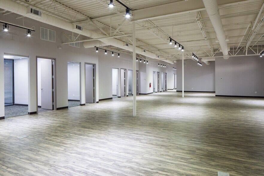 More Photos Of 3000 Northwoods Pky, Norcross Unknown For Lease