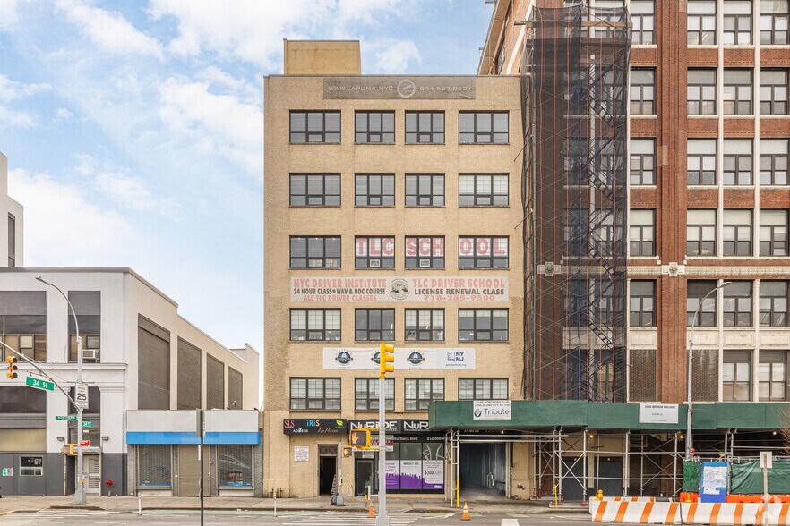 More Photos Of 33-24 Northern Blvd, Long Island City Loft Creative Space For Lease