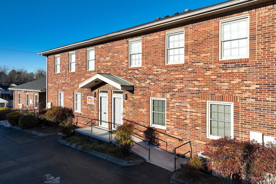 More Photos Of 725 W Main St, Jamestown Office For Lease