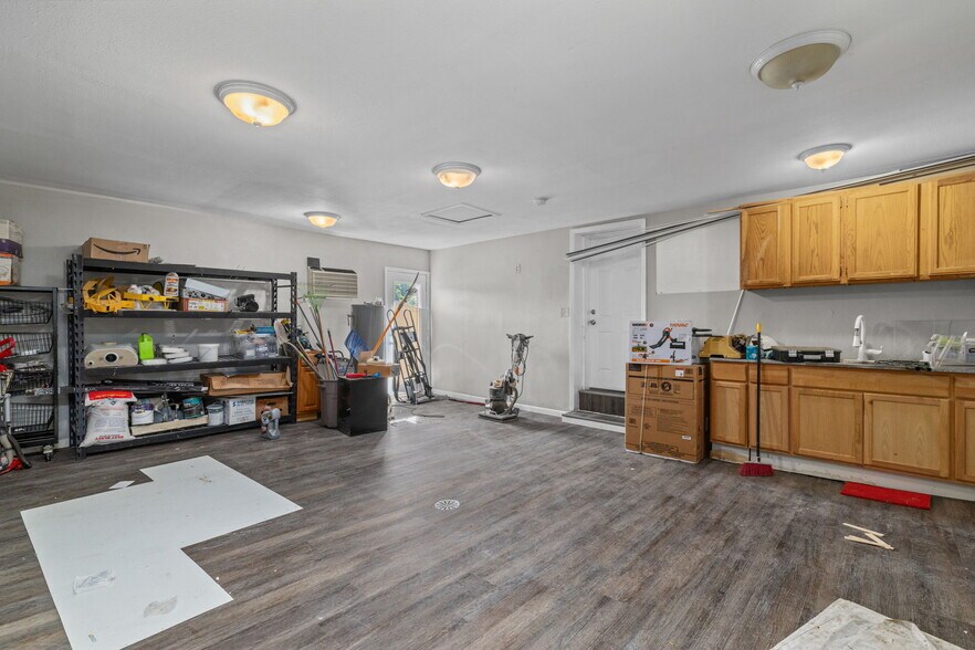 More Photos Of 10236 Halls Ferry Rd, Saint Louis Office For Sale