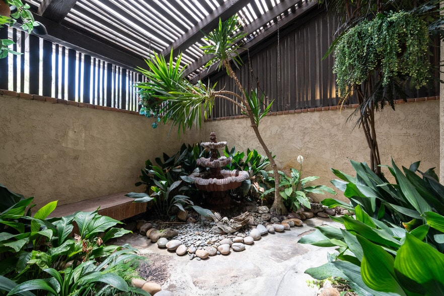 More Photos Of 6320 Honolulu Ave, La Crescenta Land For Sale