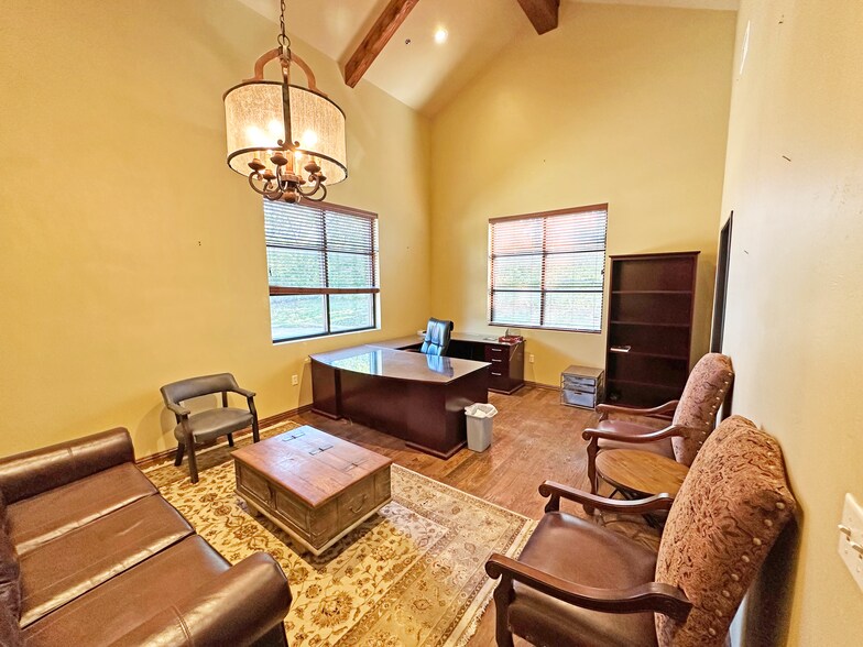 More Photos Of 700 Katy Rd, Keller Office For Lease