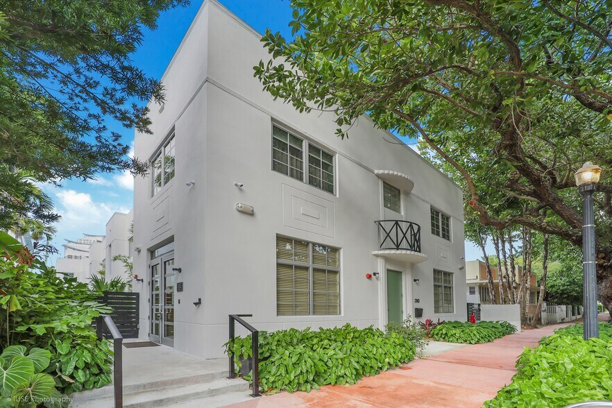 More Photos Of 310 Meridian Ave, Miami Beach Hotel For Sale