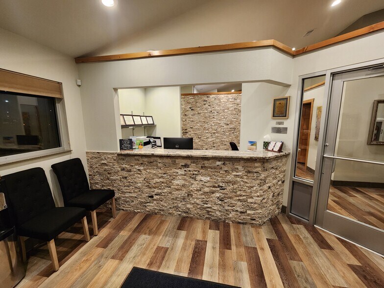 More Photos Of 688 Del Sol Dr, Alamosa Medical For Sale