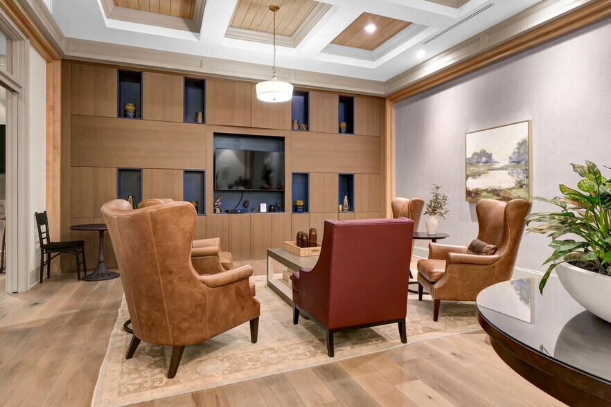 More Photos Of 240 N Water St, Wilmington Specialty For Sale