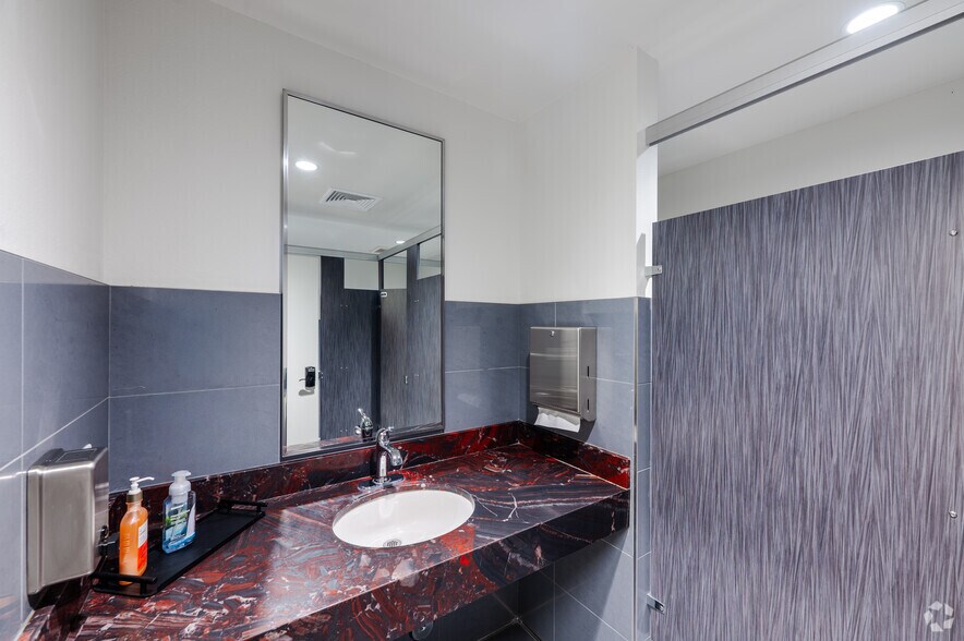 More Photos Of 530 S 6th St, Las Vegas Medical For Lease