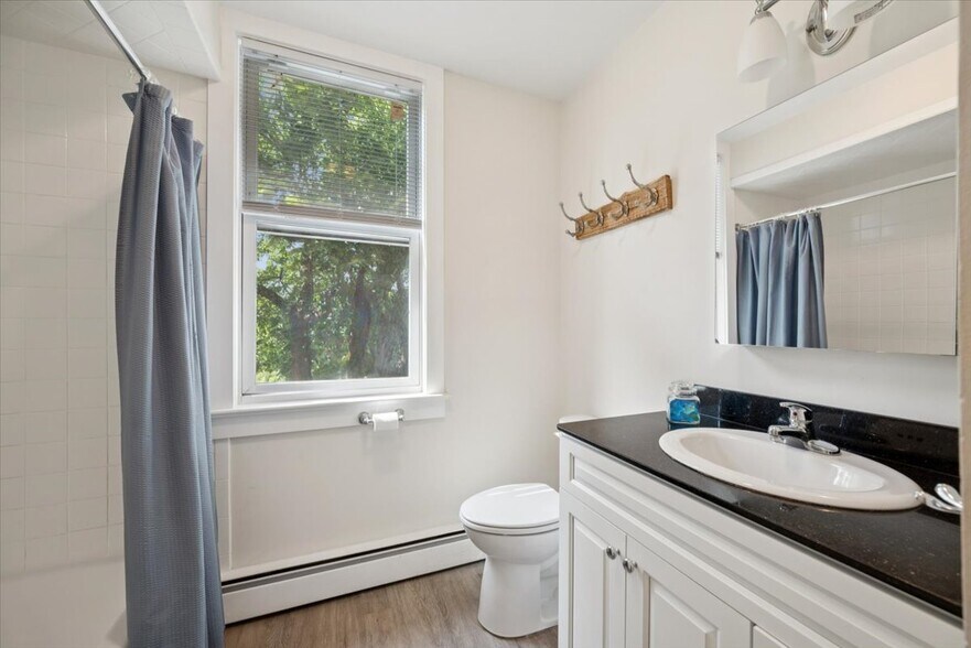 More Photos Of 192 Central Ave, Stirling Office For Sale