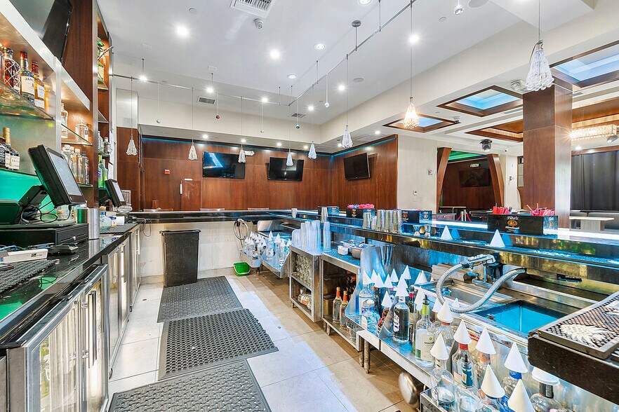 More Photos Of 401 W Atlantic Ave, Delray Beach Storefront Retail Office For Sale