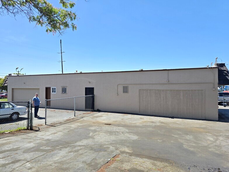 More Photos Of 27572 Mission Blvd, Hayward Auto Dealership For Sale