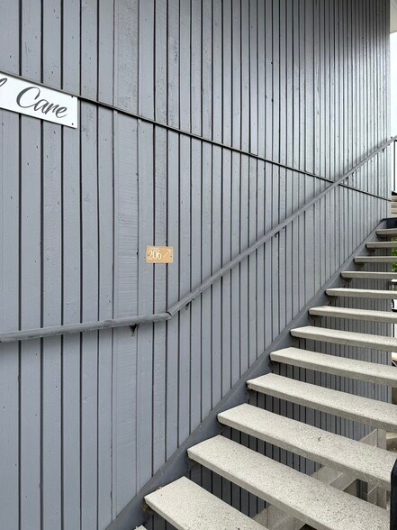 More Photos Of 777 N 500 W, Provo Medical For Lease