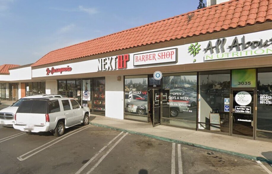 Primary Photo Of 3019-3045 Wilson Rd, Bakersfield Unknown For Lease