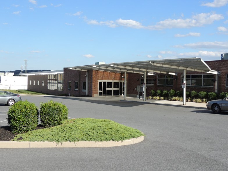 More Photos Of 1600 Sixth Ave, York Medical For Lease