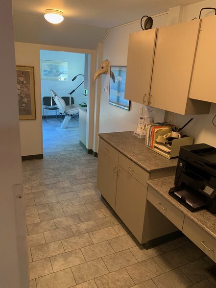 More Photos Of 98 Spencer Plain Rd, Old Saybrook Medical For Lease