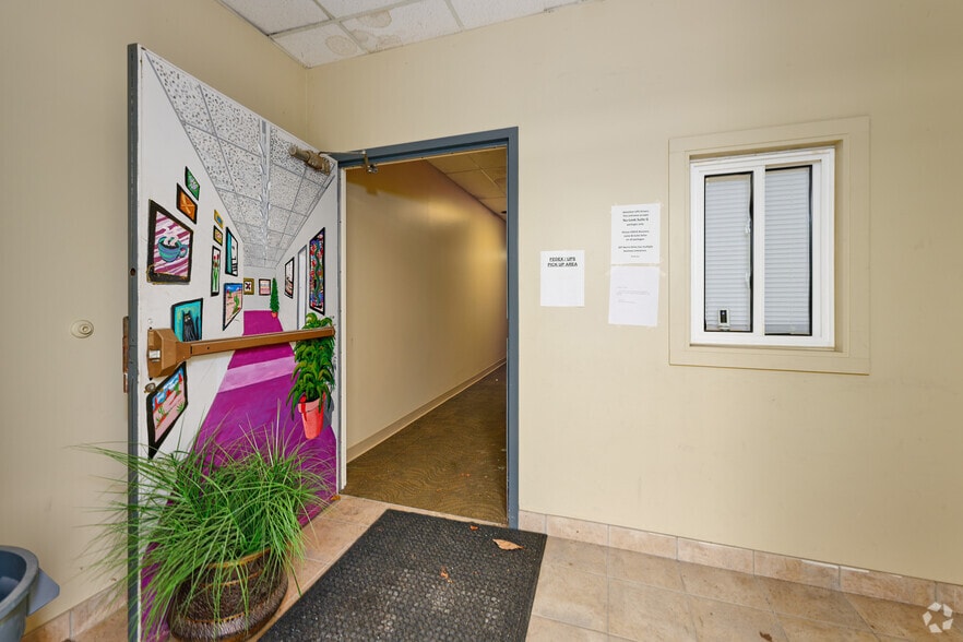 More Photos Of 107 Norris Dr, Rochester Warehouse For Lease