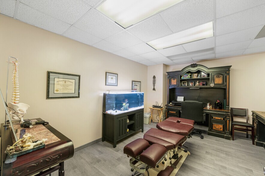 More Photos Of 3480 W Main St, League City Medical For Sale