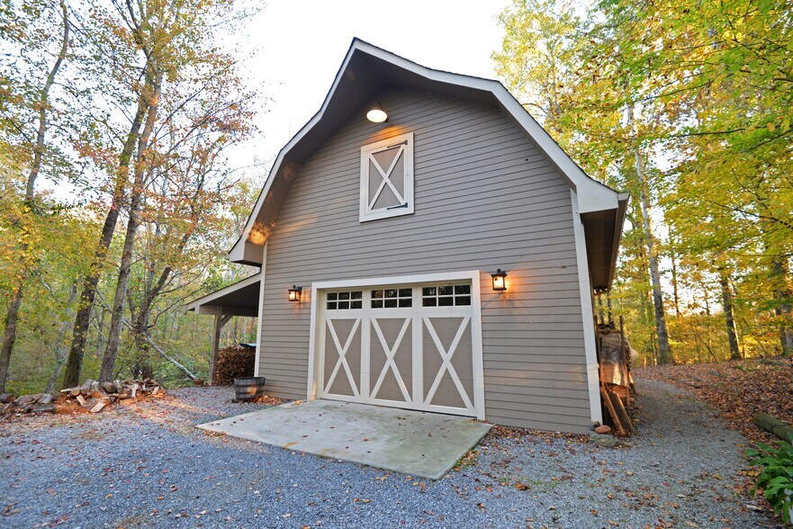 More Photos Of 867 Welcome Valley Rd, Benton Hotel For Sale