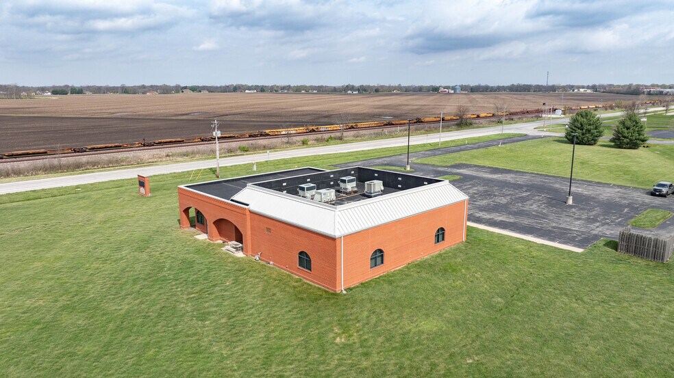 More Photos Of 18400 Shipman Rd, Carlinville Schools For Sale