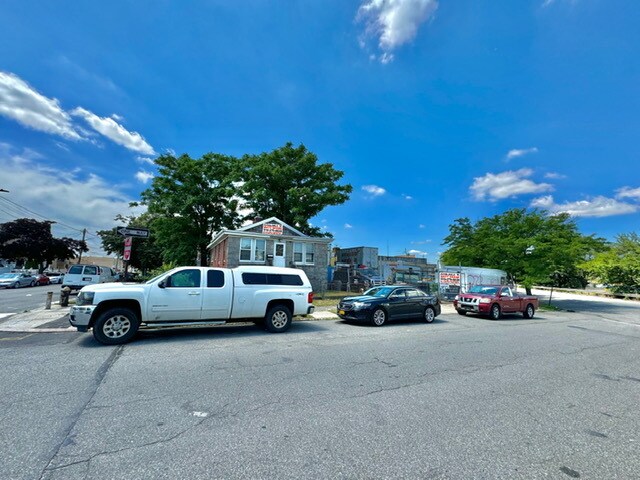 More Photos Of 12520 150th Ave, South Ozone Park Service For Sale