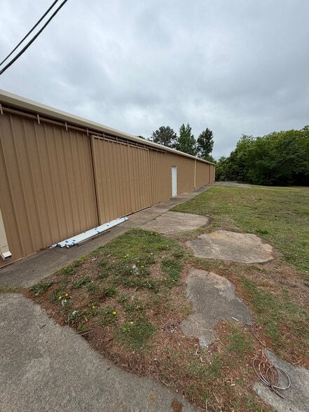 More Photos Of 914 White St E, Rock Hill Service For Lease