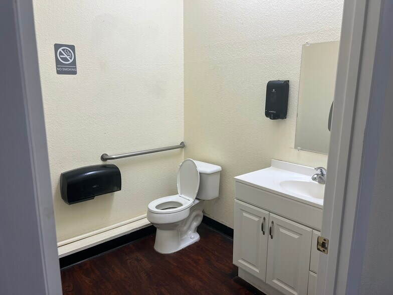 More Photos Of 4740-4780 US Highway 19, New Port Richey Unknown For Lease